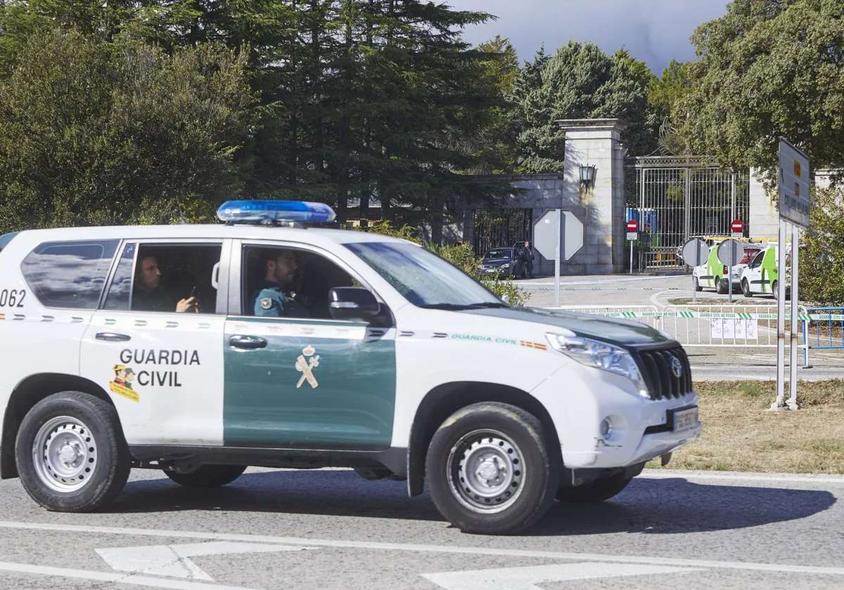 Un vehículo de la Guardia Civil, en Madrid