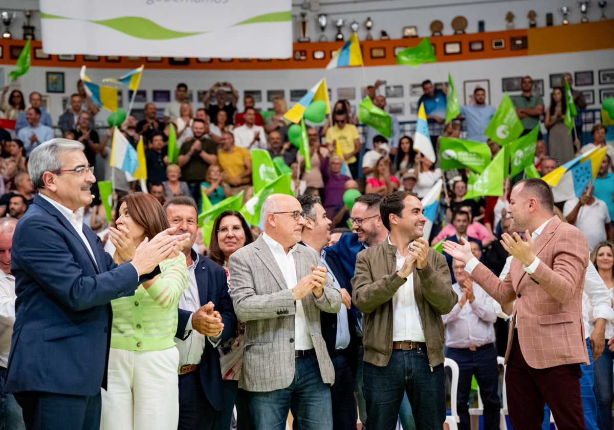 Acto de presentación de candidatos a los ayuntamientos, cabildos y el Parlamento en 2023