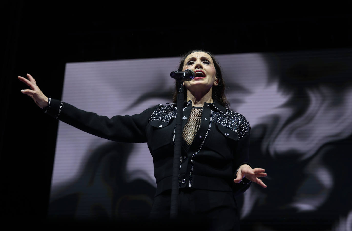 Las mejores imágenes del concierto de Luz Casal en Córdoba