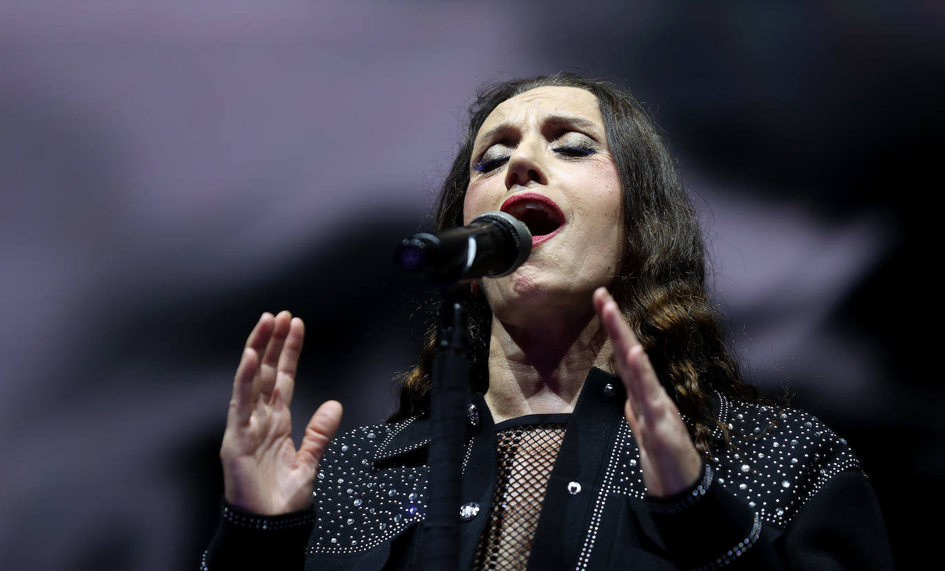 Las mejores imágenes del concierto de Luz Casal en Córdoba