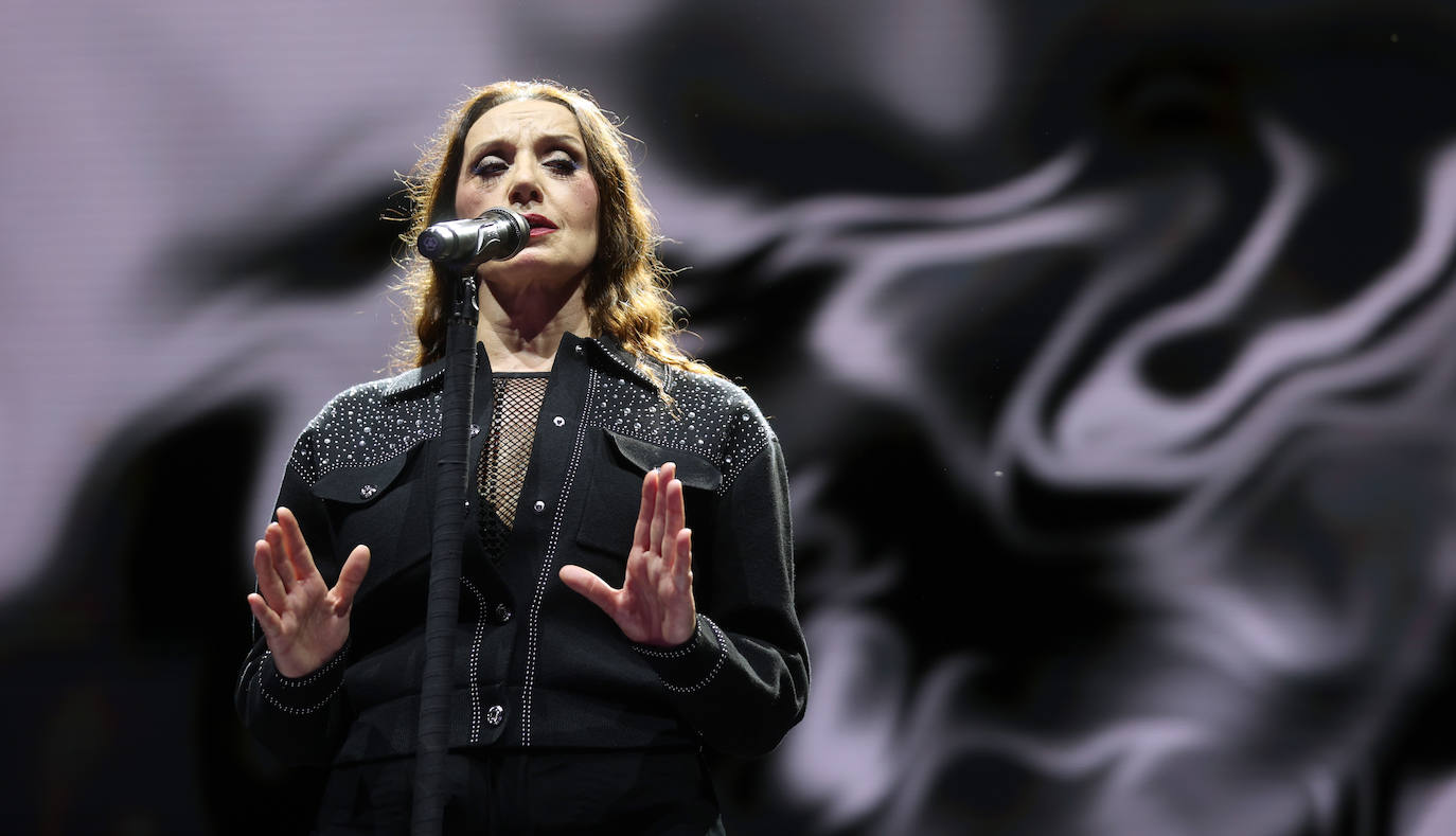 Las mejores imágenes del concierto de Luz Casal en Córdoba