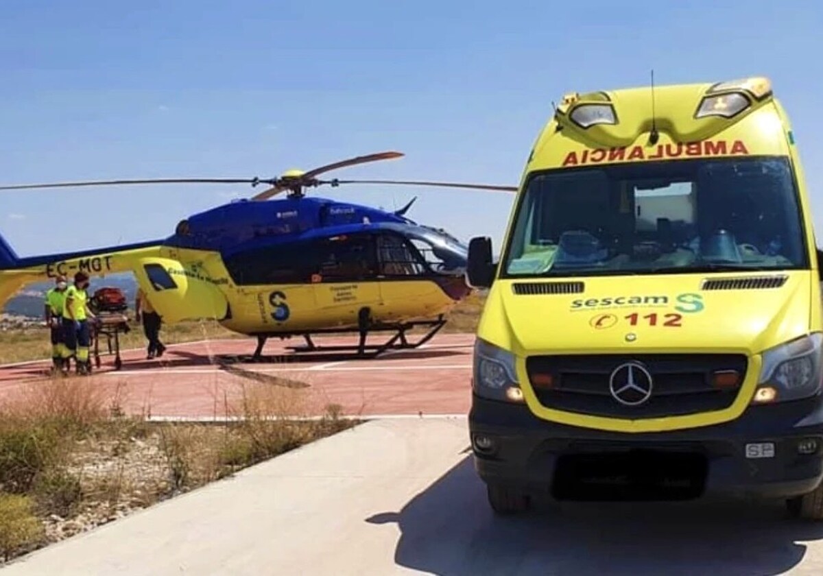 Dos heridos graves tras la salida de vía de un turismo en la A-40 en Torrejoncillo del Rey