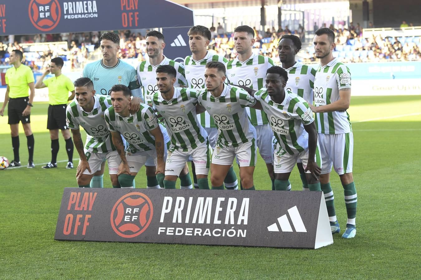 Fotos: la celebración del gol, la afición y las mejores jugadas del FC Barcelona B - Córdoba CF