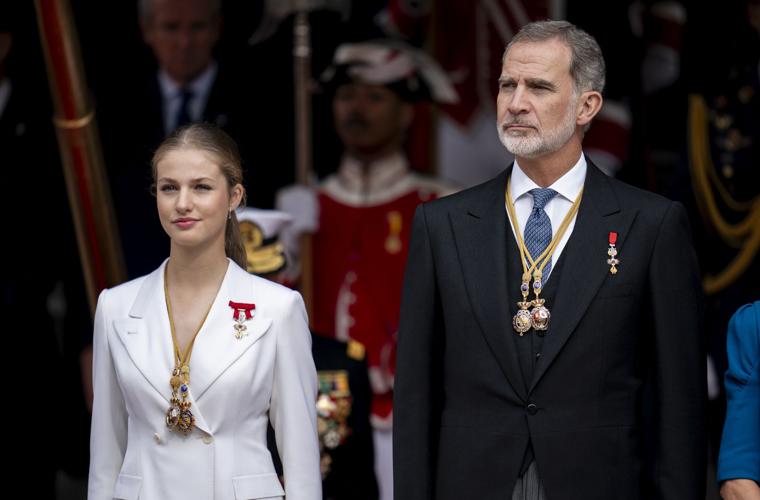 El Rey acompaña a su hija, la Princesa de Asturias, en su jura de la Constitución en 2023