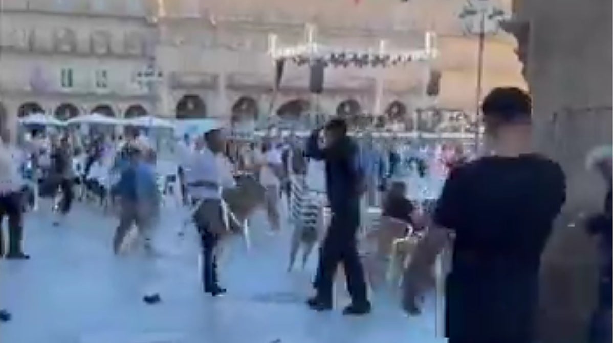 Agredido a porrazos un camarero en la Plaza Mayor de Salamanca