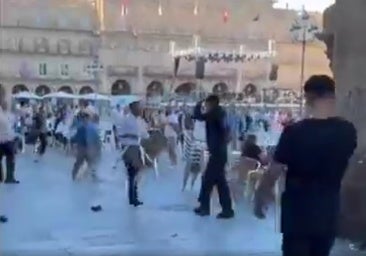 Agredido a porrazos un camarero en la Plaza Mayor de Salamanca