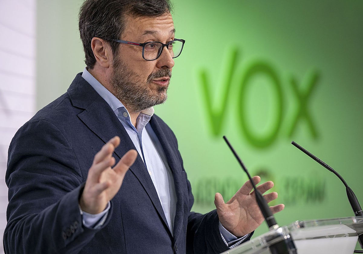 José Antonio Fúster, portavoz de Vox, en rueda de prensa