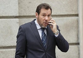 El SUP estalla contra Óscar Puente por identificar un coche policial: «Este lumbreras nos pone en peligro»