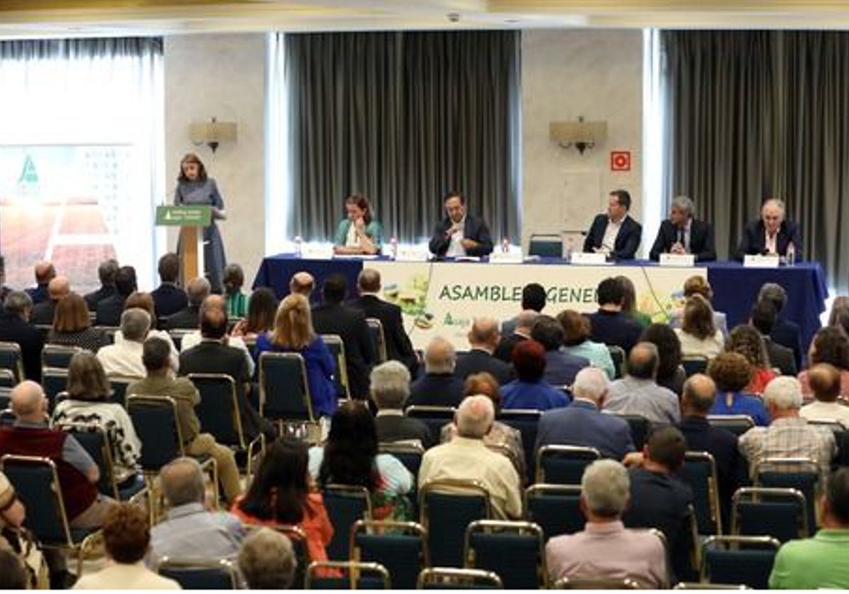 La asamblea de Asaja se ha celebrado en el hotel Beatriz