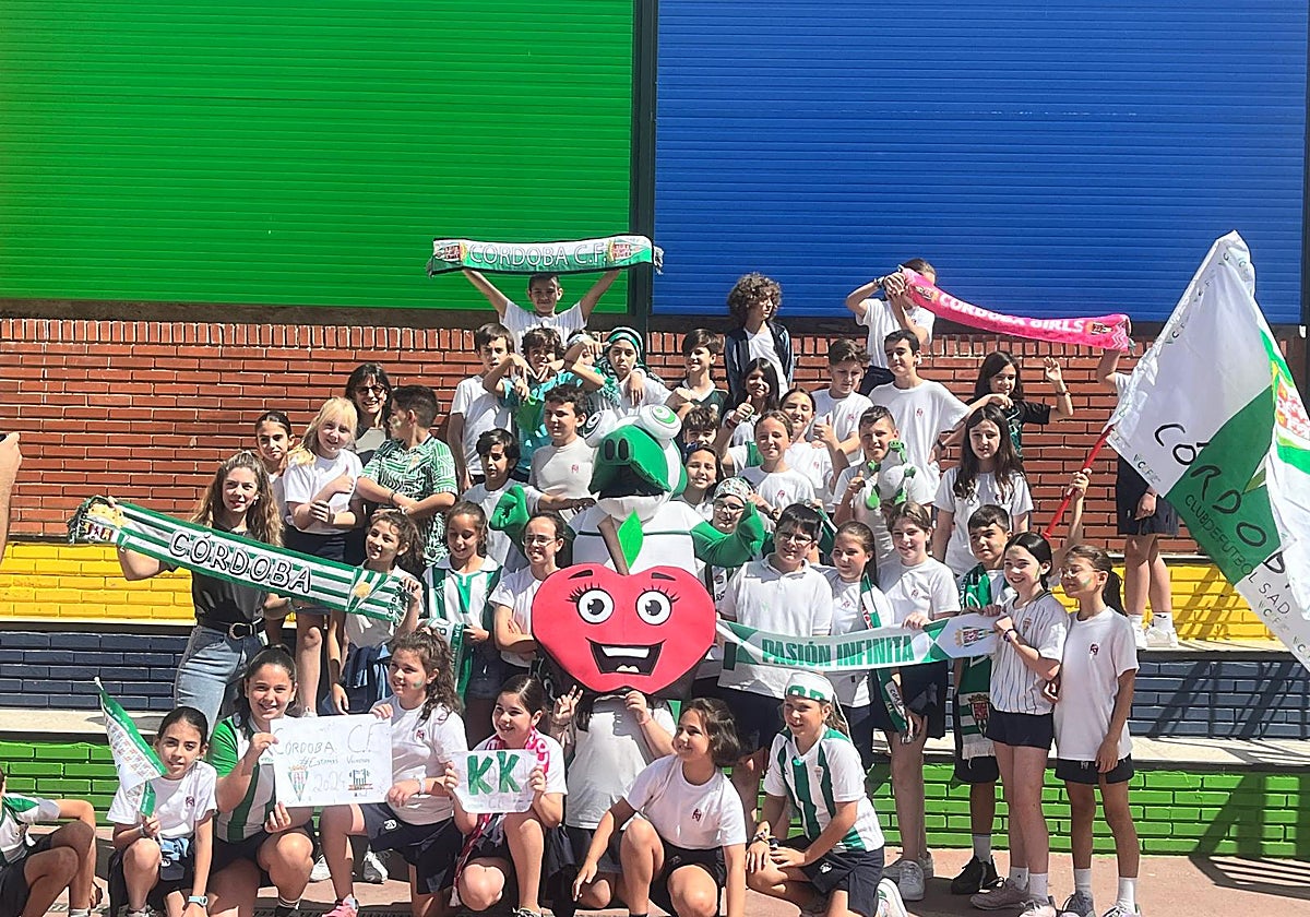 Imágenes de Koki este jueves en el colegio Jesús Nazareno de Córdoba