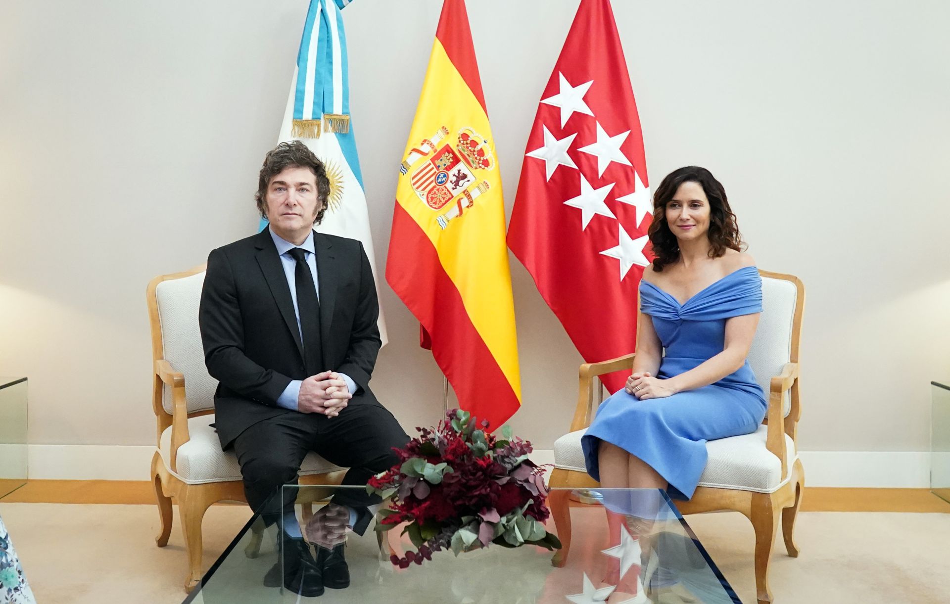 Javier Milei e Isabel Díaz Ayuso durante la reunión previa a la imposición de la medalla