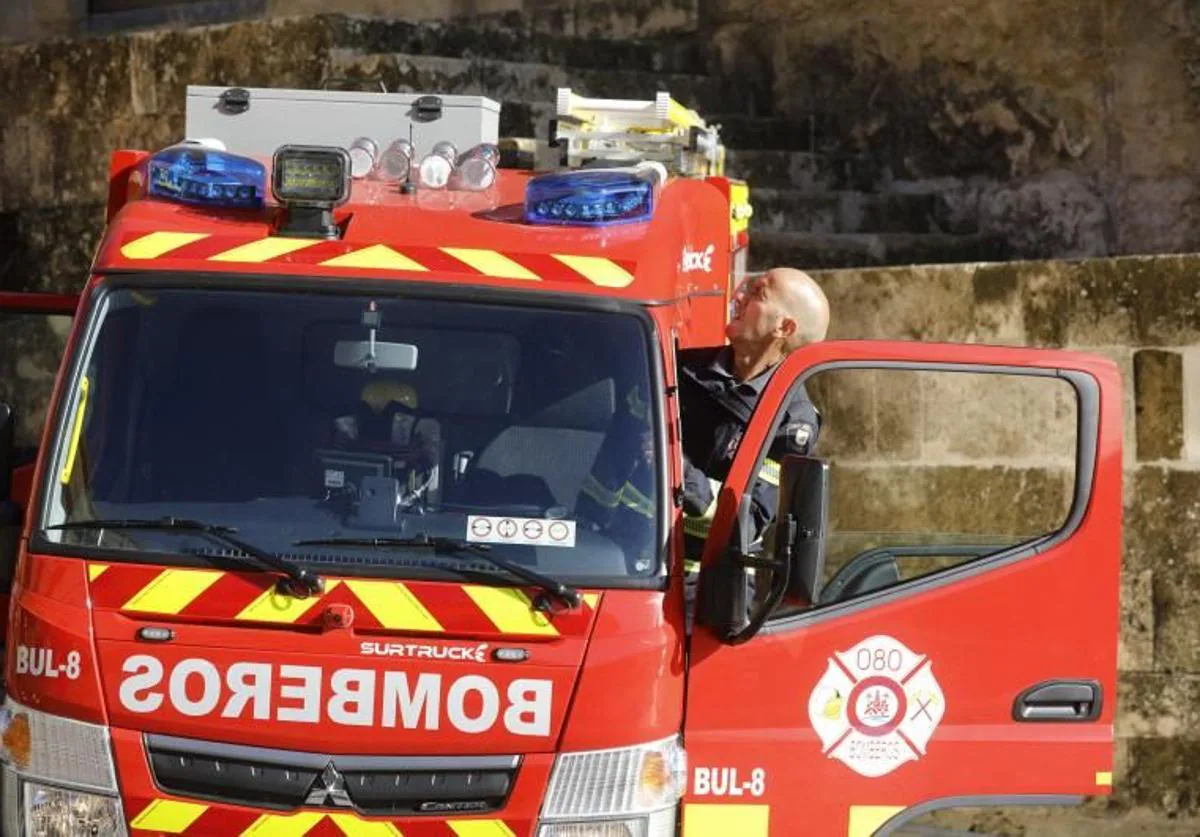 Un bombero en una imagen de archivo