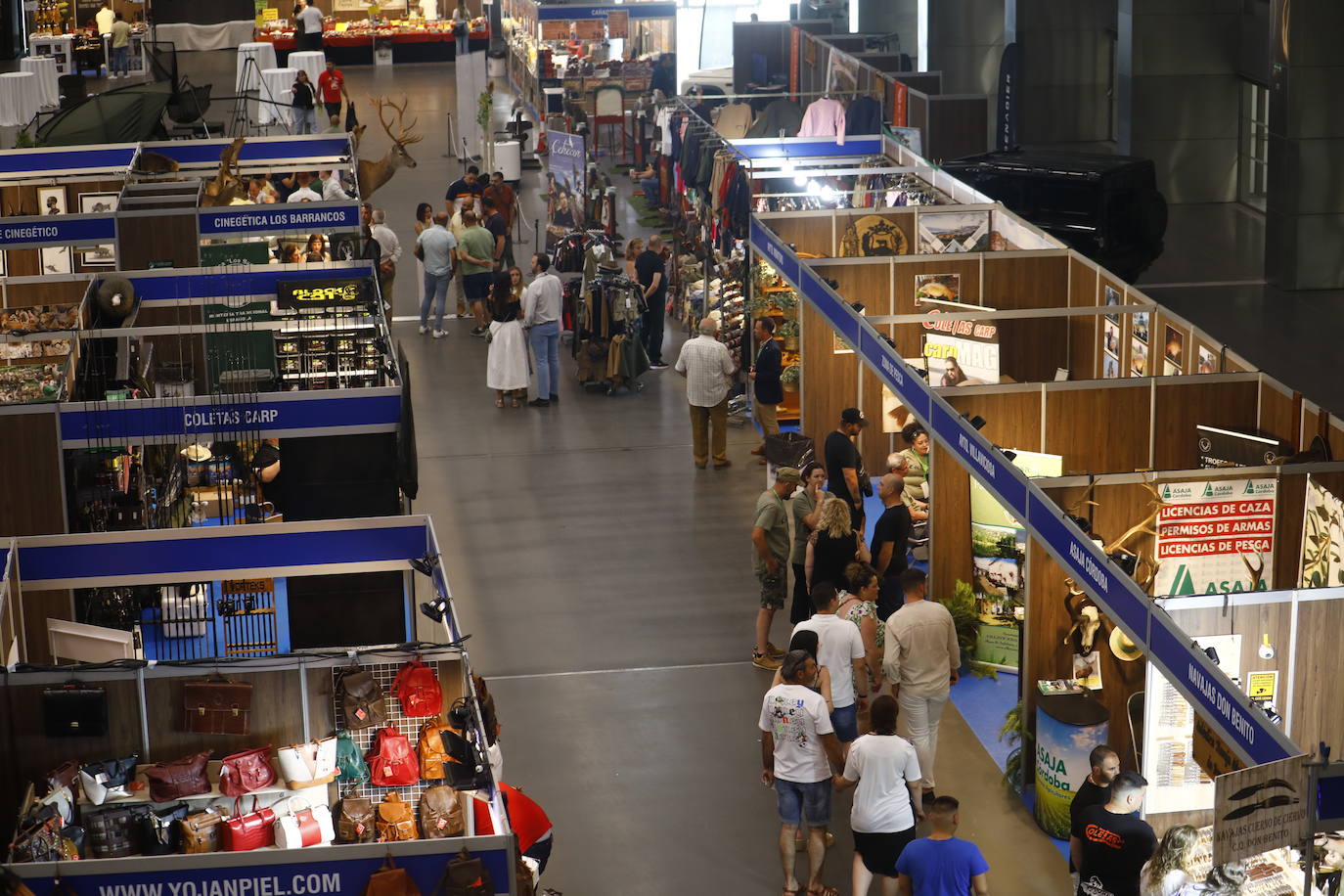 Fotos: el animado ambiente en Intercaza en Córdoba