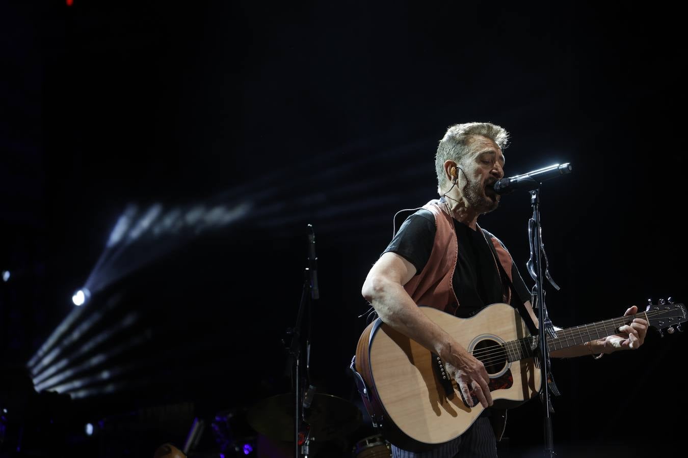 Manolo García enamora al público cordobés con un concierto único en imágenes