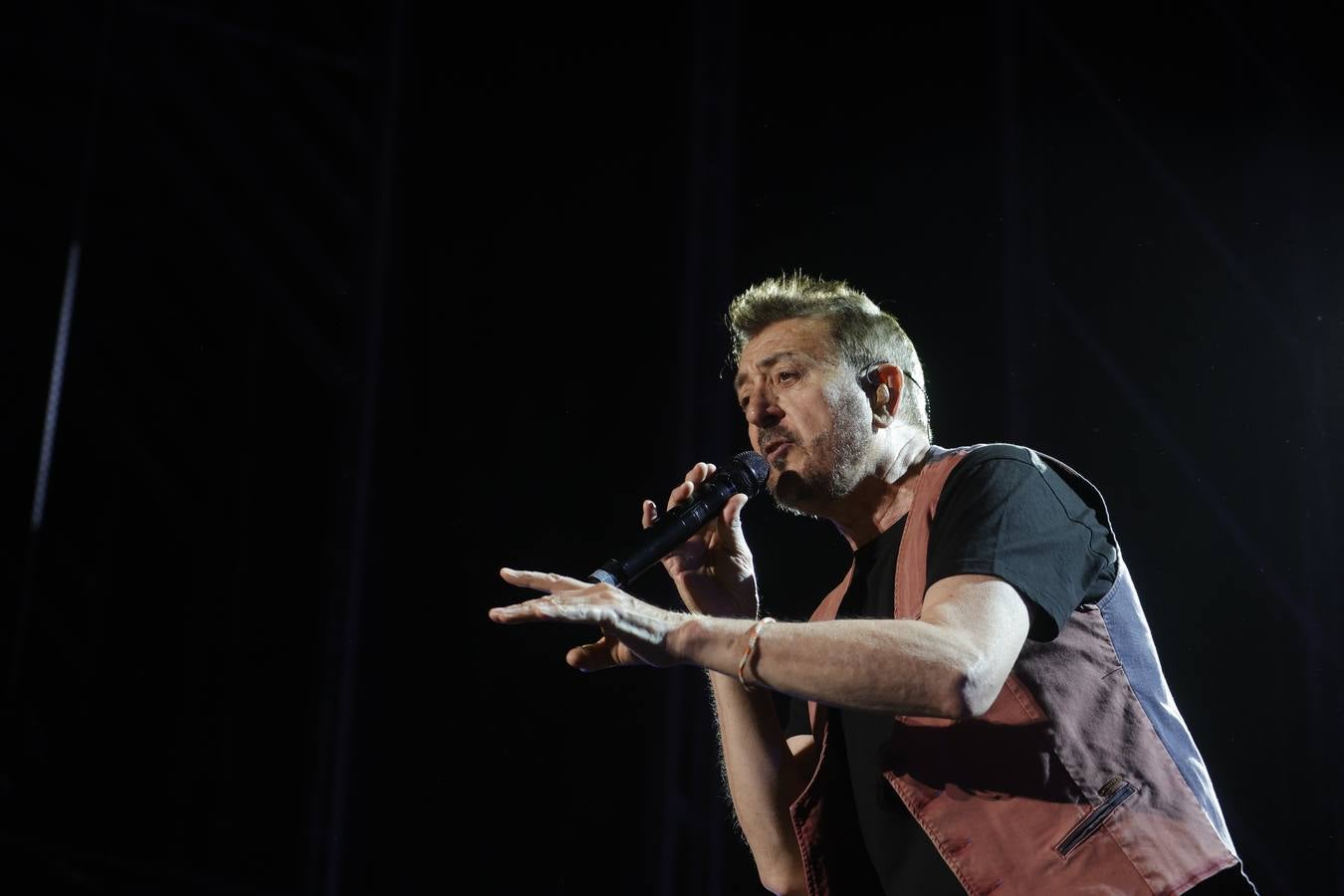 Manolo García enamora al público cordobés con un concierto único en imágenes