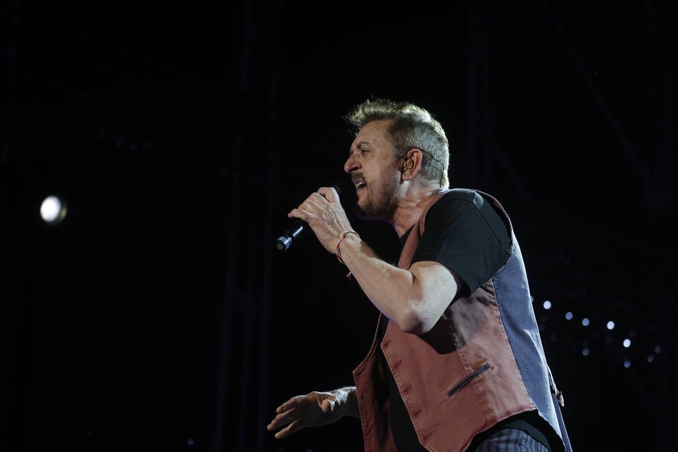 Manolo García enamora al público cordobés con un concierto único en imágenes