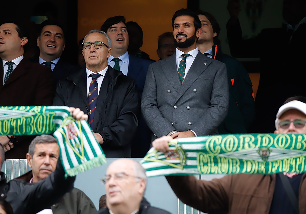 El presidente Al Zain, en la primera visita a Córdoba CF junto a Blanco