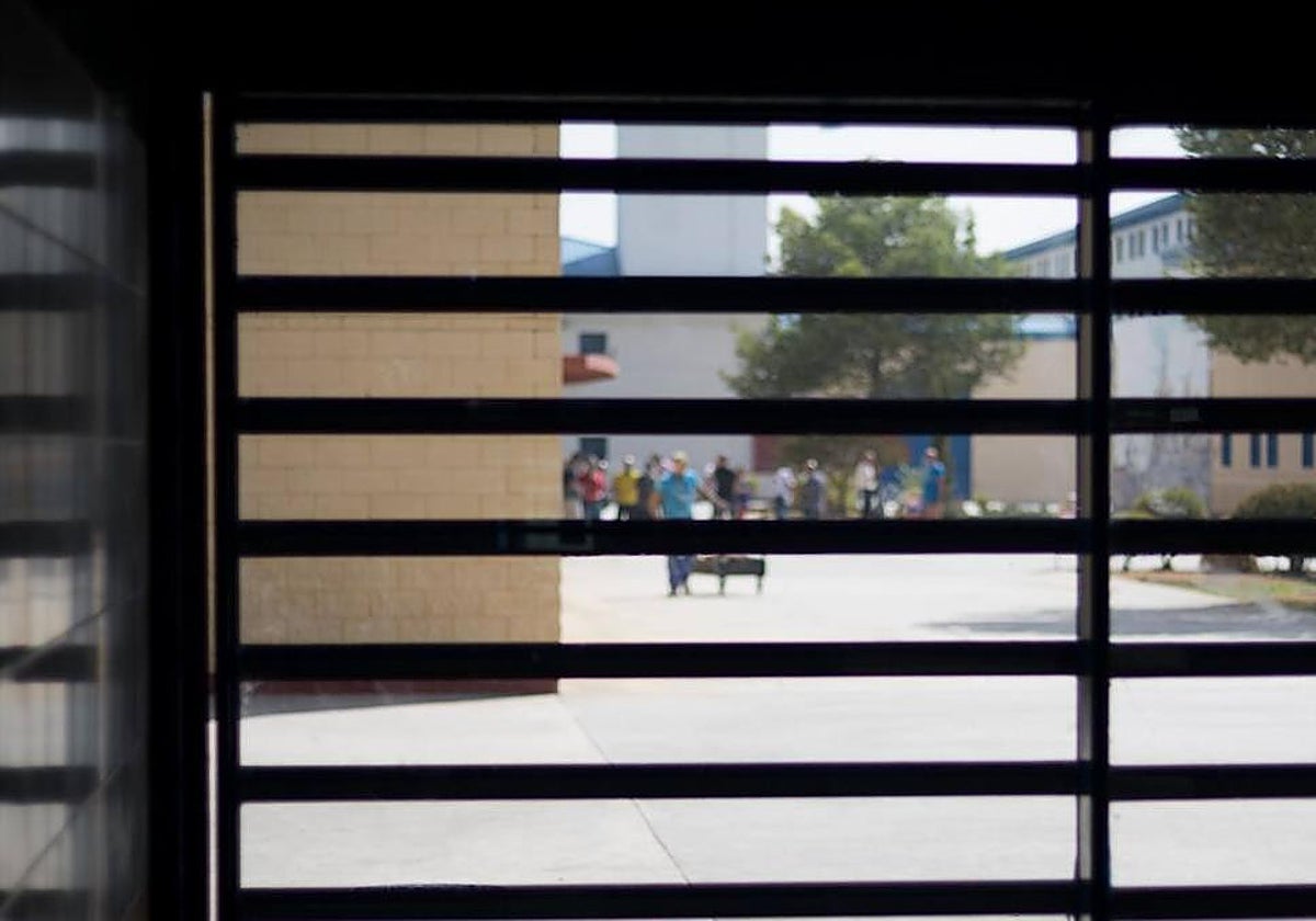 Imagen de uno de los patios de la cárcel de Botafuegos, en Algeciras