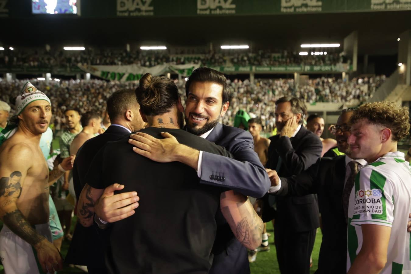 Fotos: la emotiva celebración del ascenso del Córdoba CF en El Arcángel