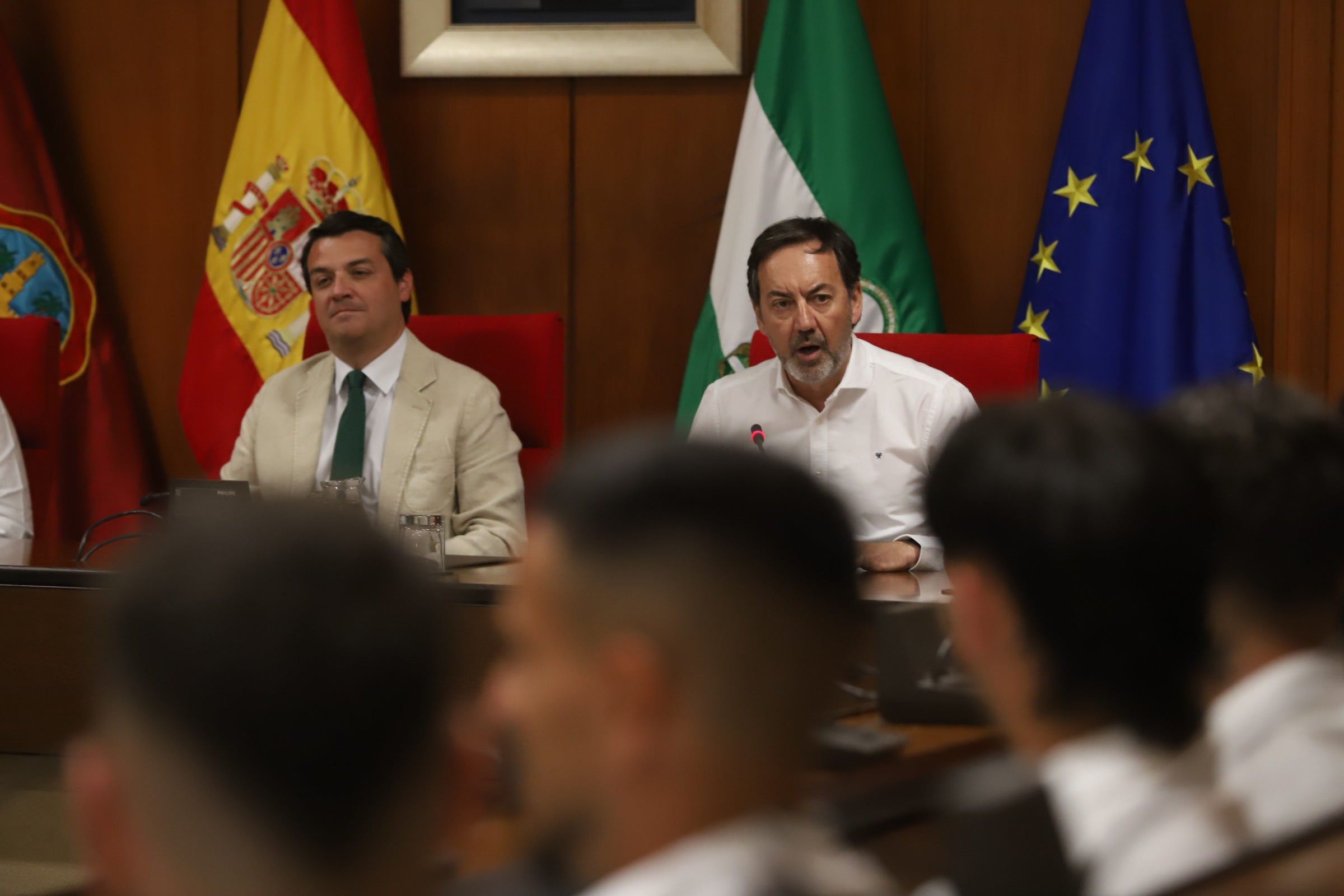 La celebración del ascenso del Córdoba en imágenes: visita a San Rafael y el Ayuntamiento