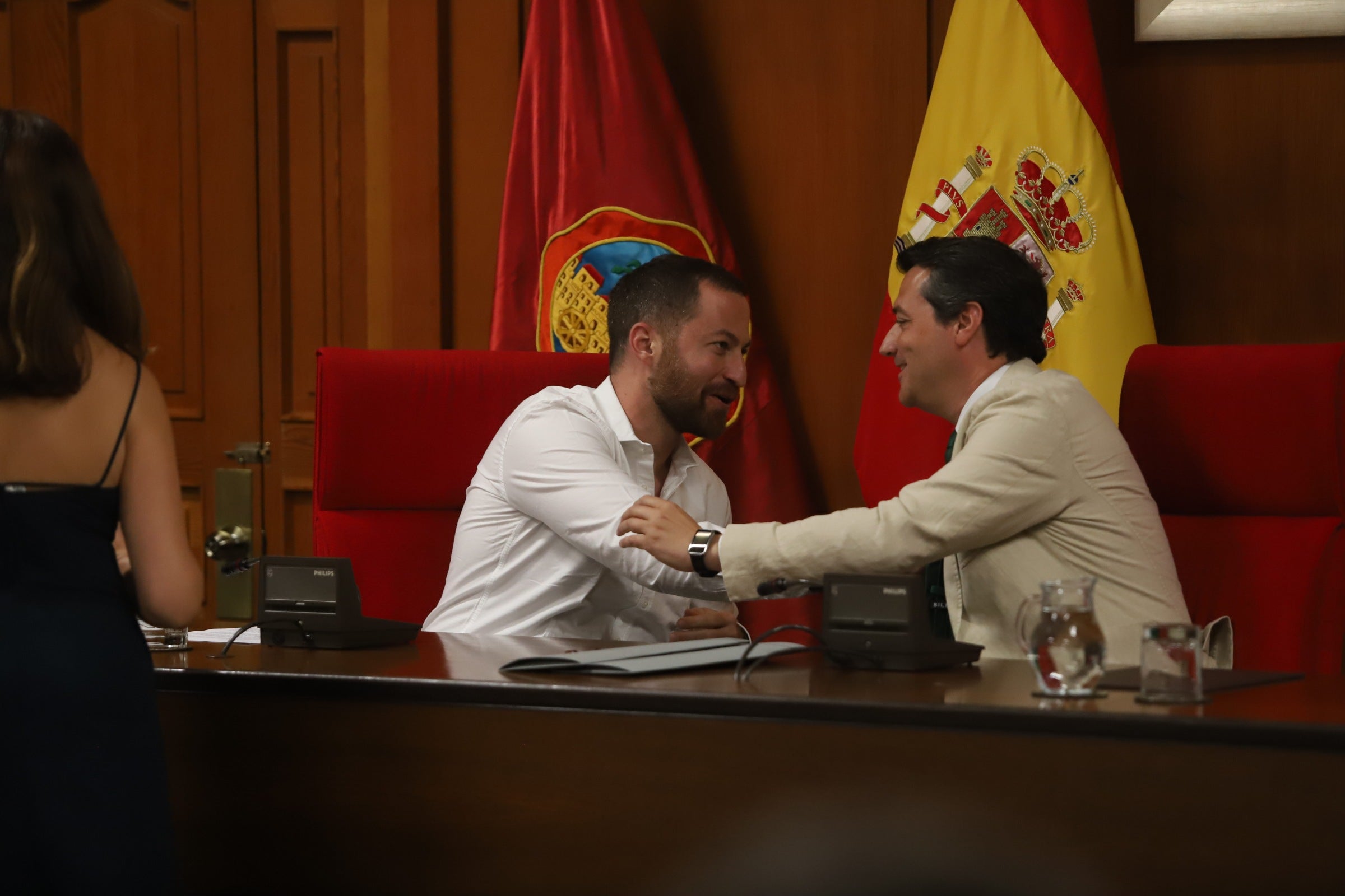 La celebración del ascenso del Córdoba en imágenes: visita a San Rafael y el Ayuntamiento