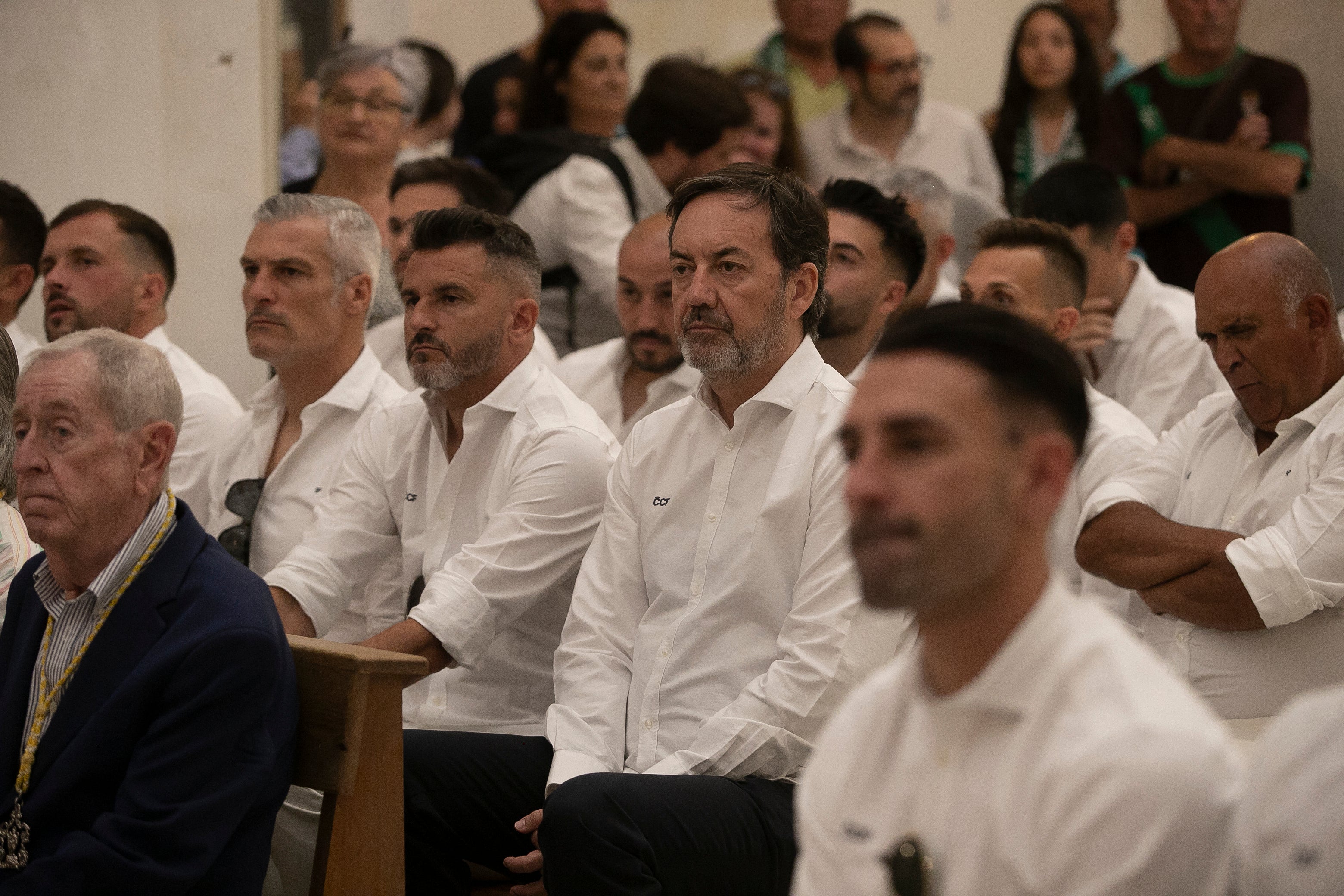 La celebración del ascenso del Córdoba en imágenes: visita a San Rafael y el Ayuntamiento