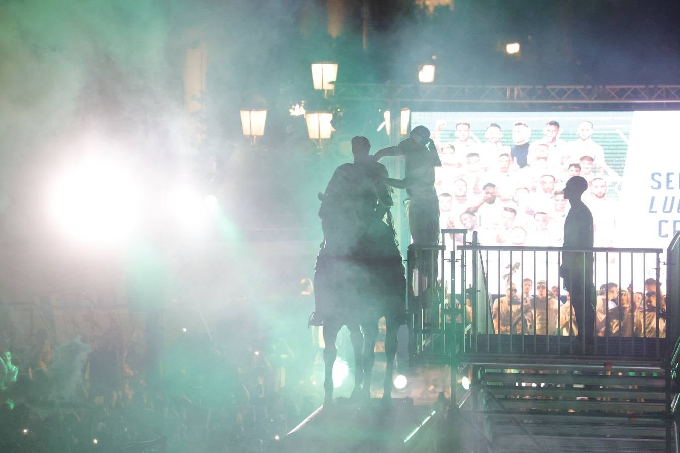 Baño de masas del Córdoba en Las Tendillas, en imágenes