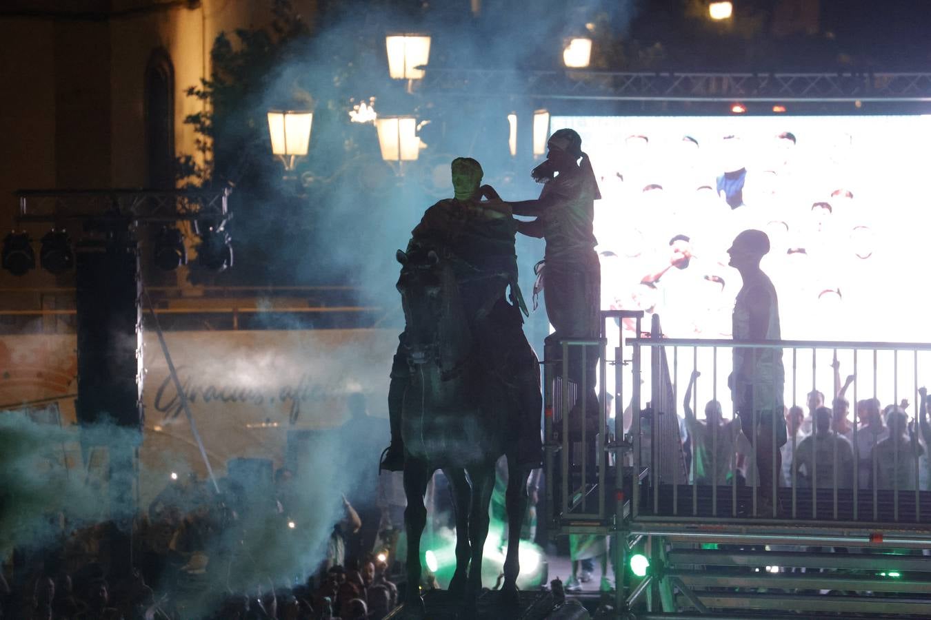 Baño de masas del Córdoba en Las Tendillas, en imágenes