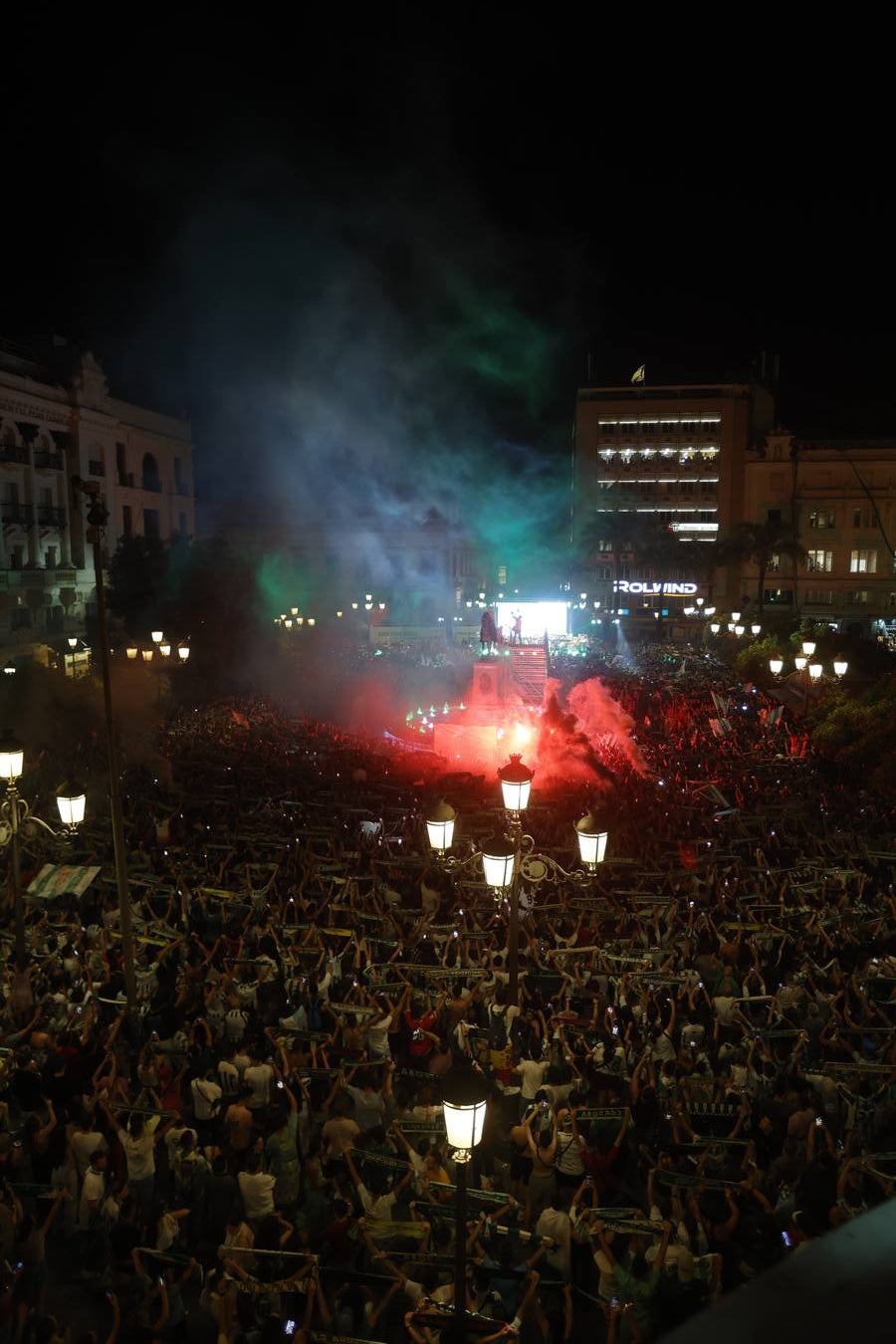 Baño de masas del Córdoba en Las Tendillas, en imágenes