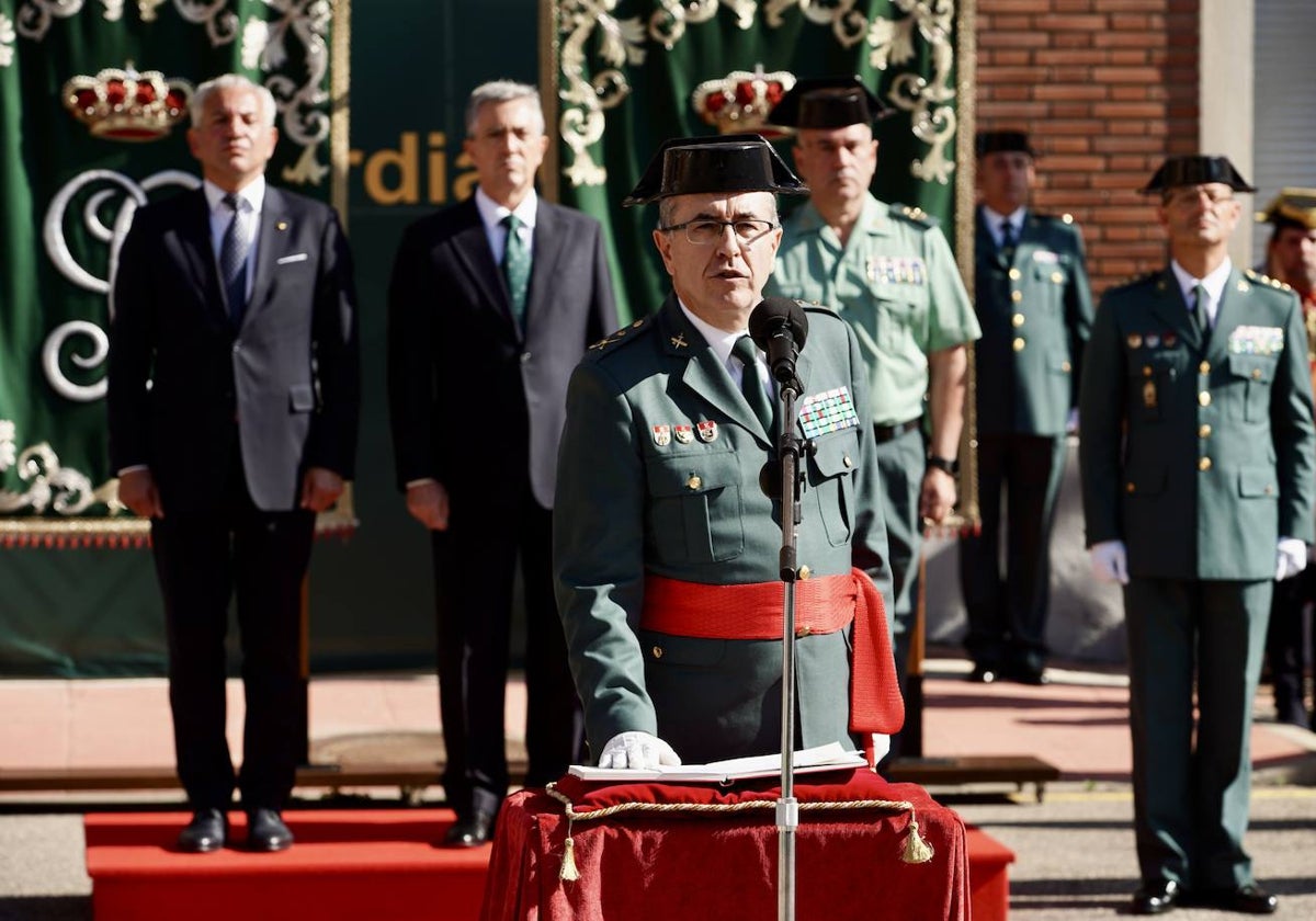 El director general de la Guardia Civil, Leonardo Marcos, preside la toma de posesión del nuevo jefe de la Guardia Civil en Castilla y León, José Antonio Fernández de Luz