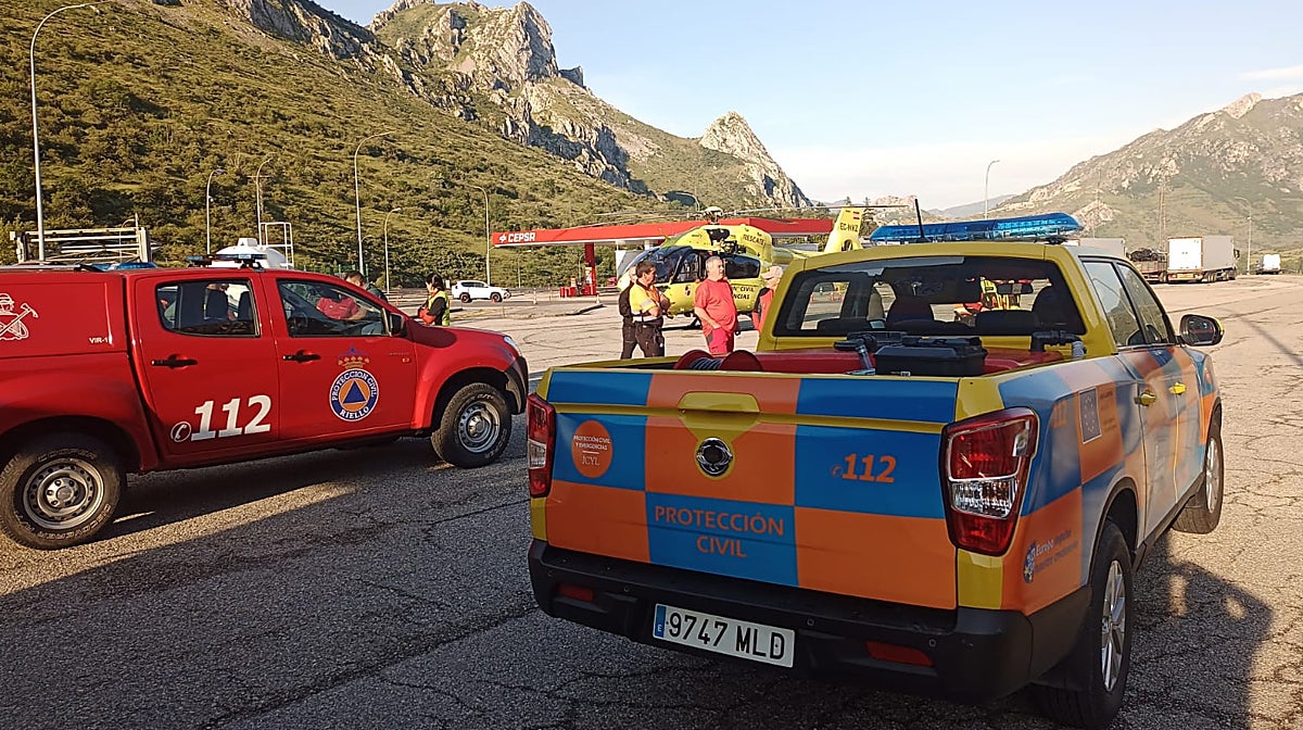 Despliegue de medios esta mañana en Caldas de Luna