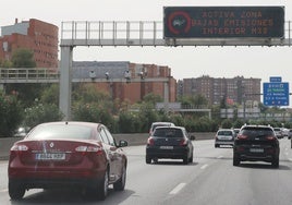 Madrid avisa a los coches sin etiqueta: el 1 de julio serán multados por circular por toda la ciudad