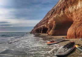 El 'oro rojo' que se degusta en una costa de Alicante con playas paradisíacas y 26 banderas azules