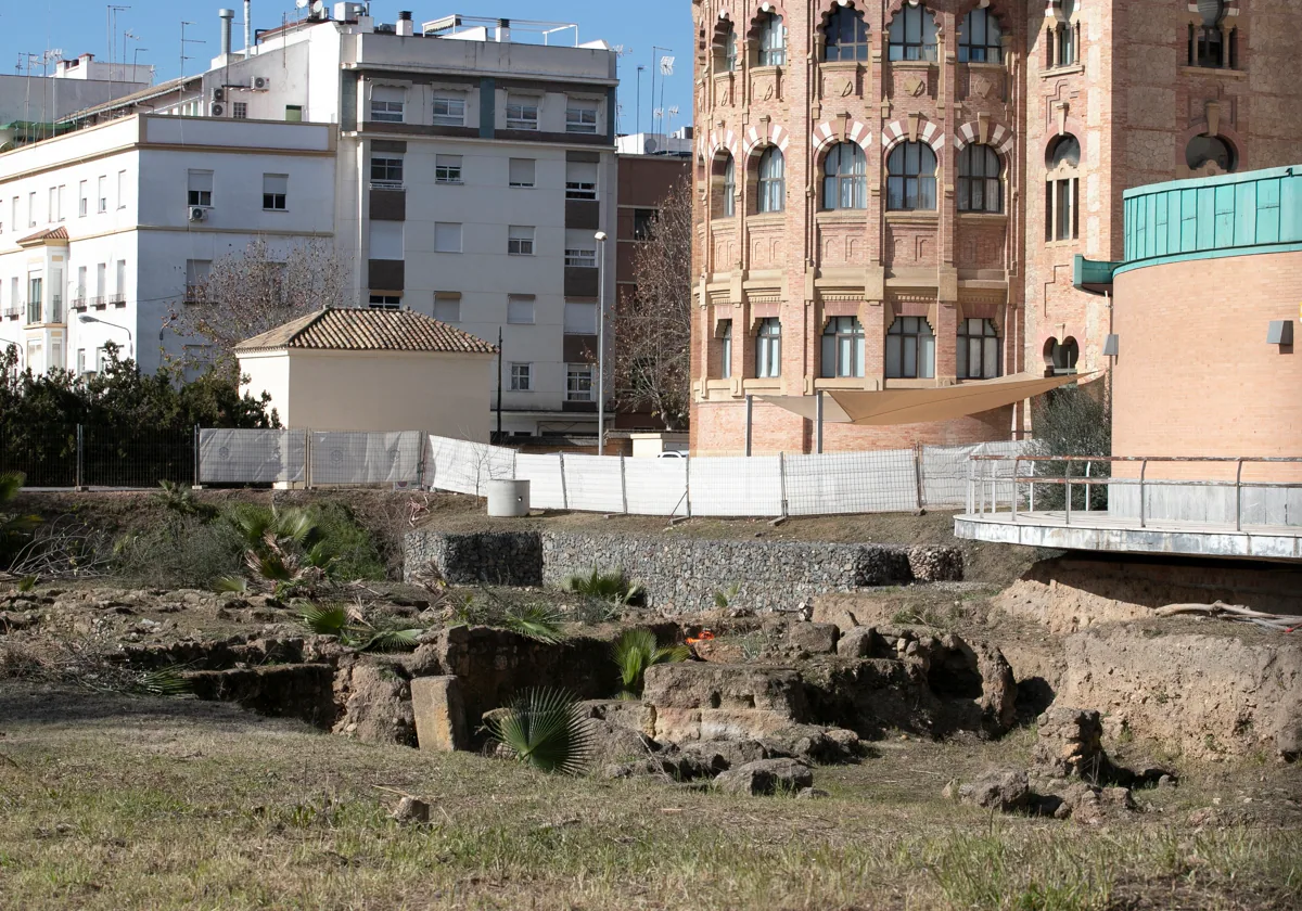 Restos del anfiteatro romano a los pies del paraninfo del nuevo Rectorado de la Universidad de Córdoba