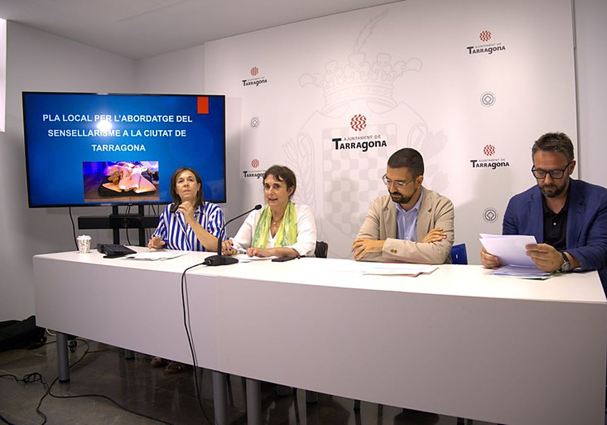 Miembros de la administración durante la rueda de prensa en Tarragona, 2024