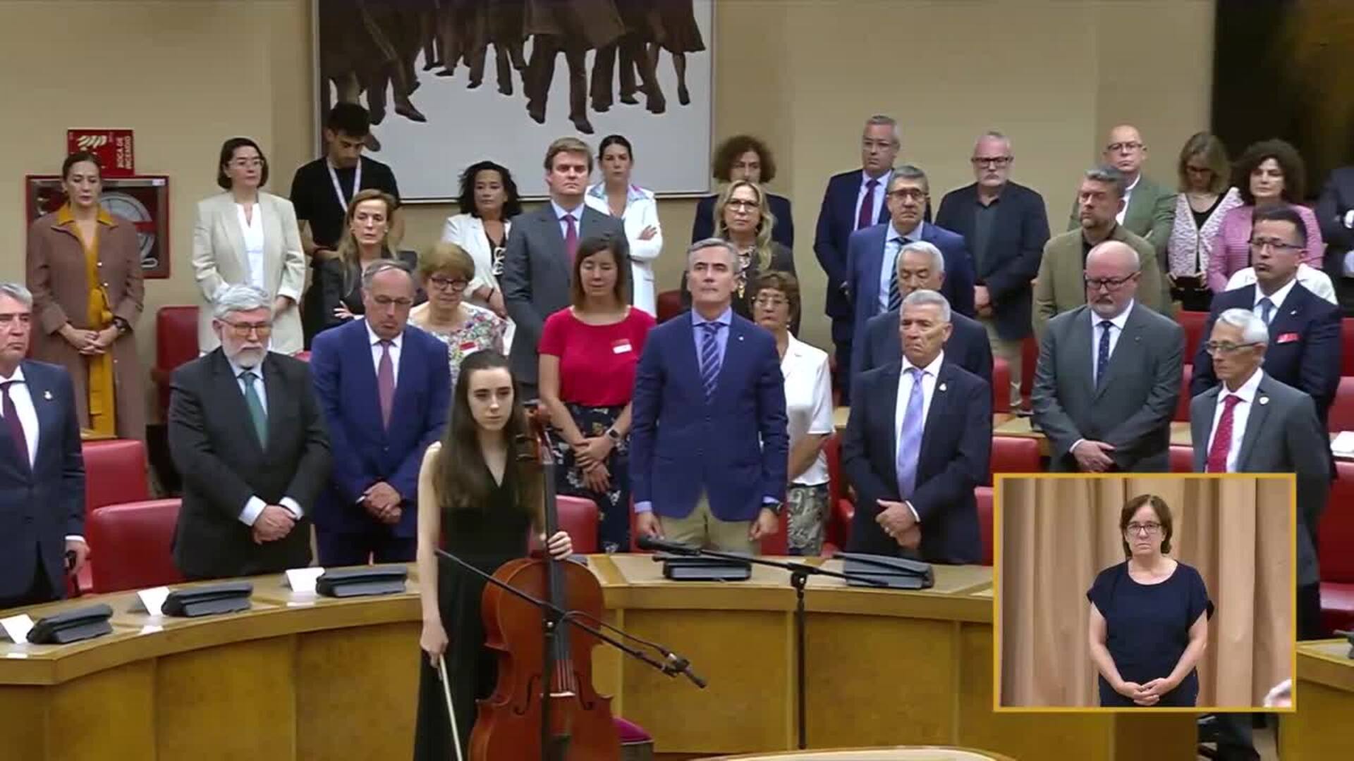 El Congreso guarda un minuto de silencio por las víctimas del terrorismo