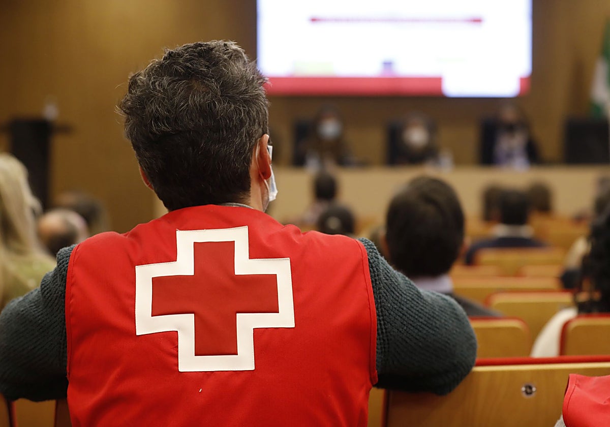 Voluntarios de Cruz Roja en un acto en su sede