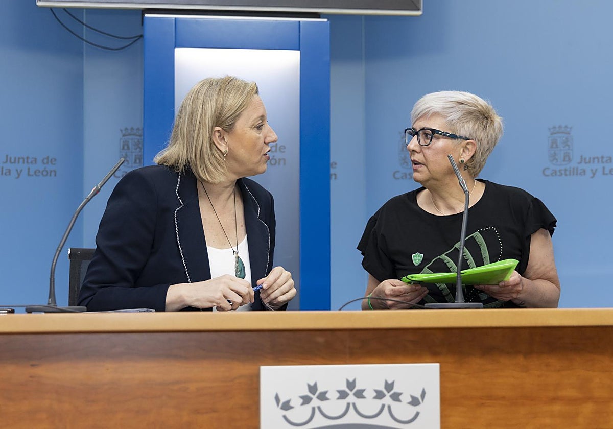 La consejera de Familia y la presidenta de Elacyl