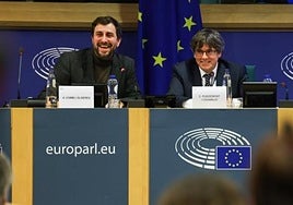 Los eurodiputados acatan la Constitución este lunes con la incógnita de Comín