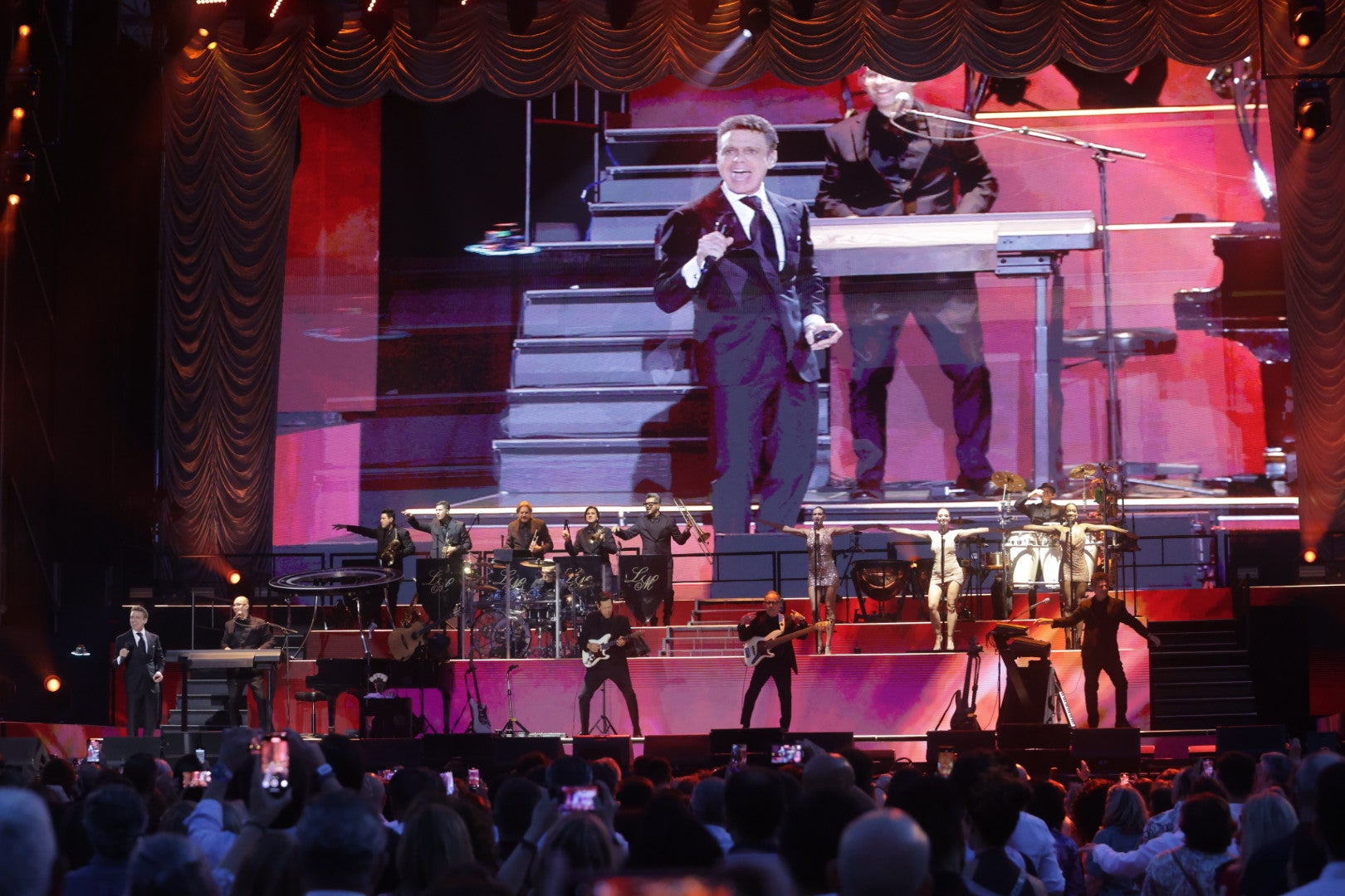 Las mejores imágenes del concierto de Luis Miguel en Córdoba