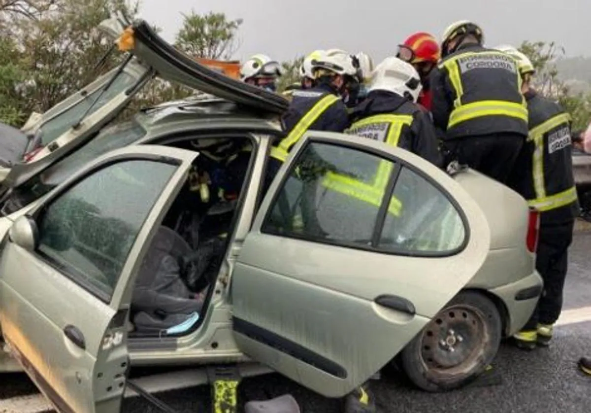 Imagen de archivo de una intervención de bomberos en un accidente