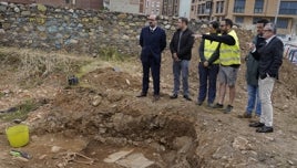 «Compromiso» del alcalde de Ponferrada de «exhumar todos los restos humanos» del antiguo cementerio del Carmen