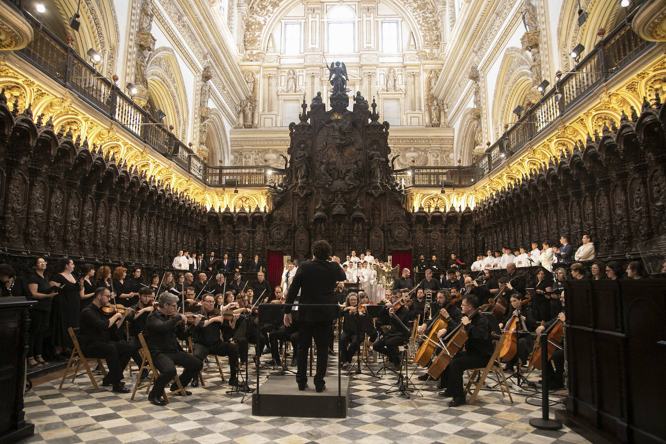 Fotos: la ordenación de ocho nuevos sacerdotes en Córdoba