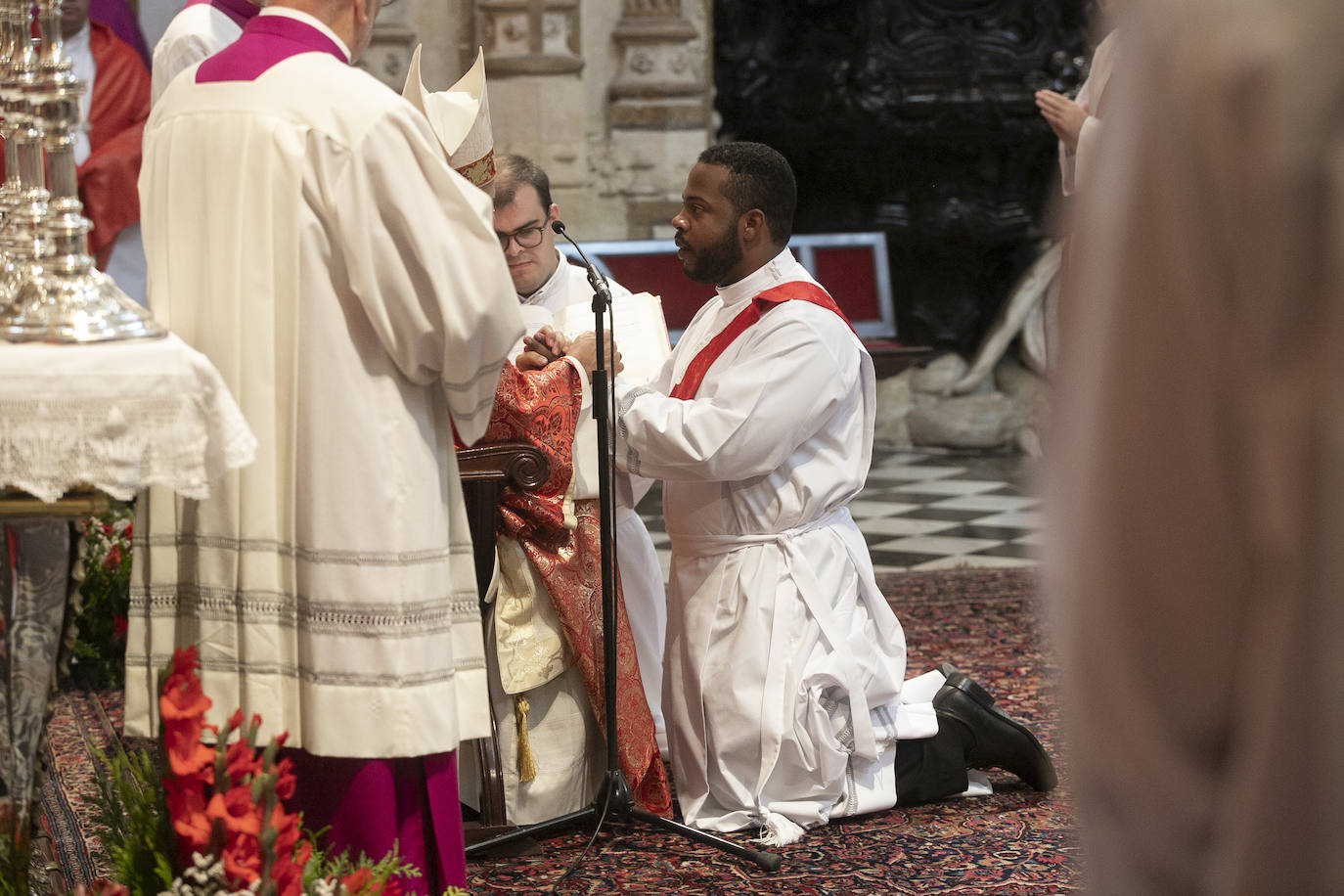 Fotos: la ordenación de ocho nuevos sacerdotes en Córdoba