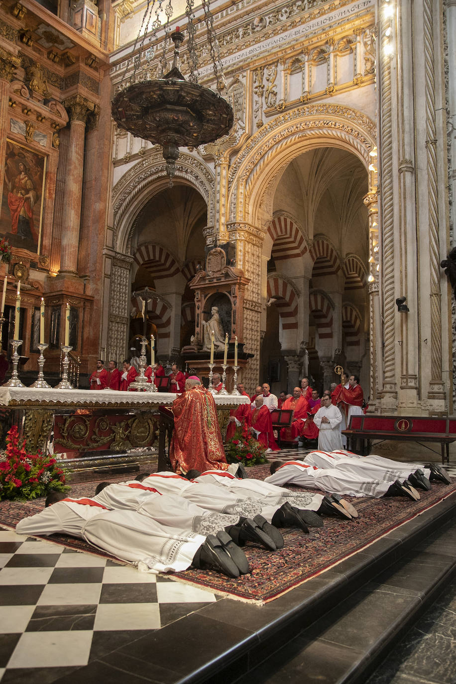 Fotos: la ordenación de ocho nuevos sacerdotes en Córdoba