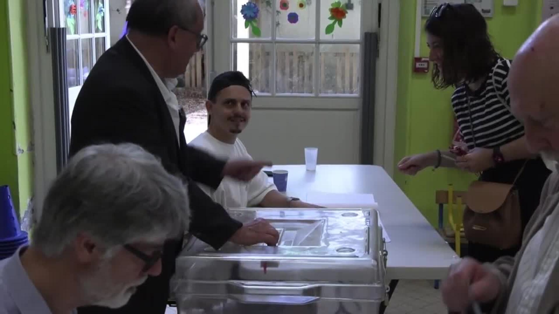 Los franceses acuden a las urnas en París con miedo a los posibles resultados