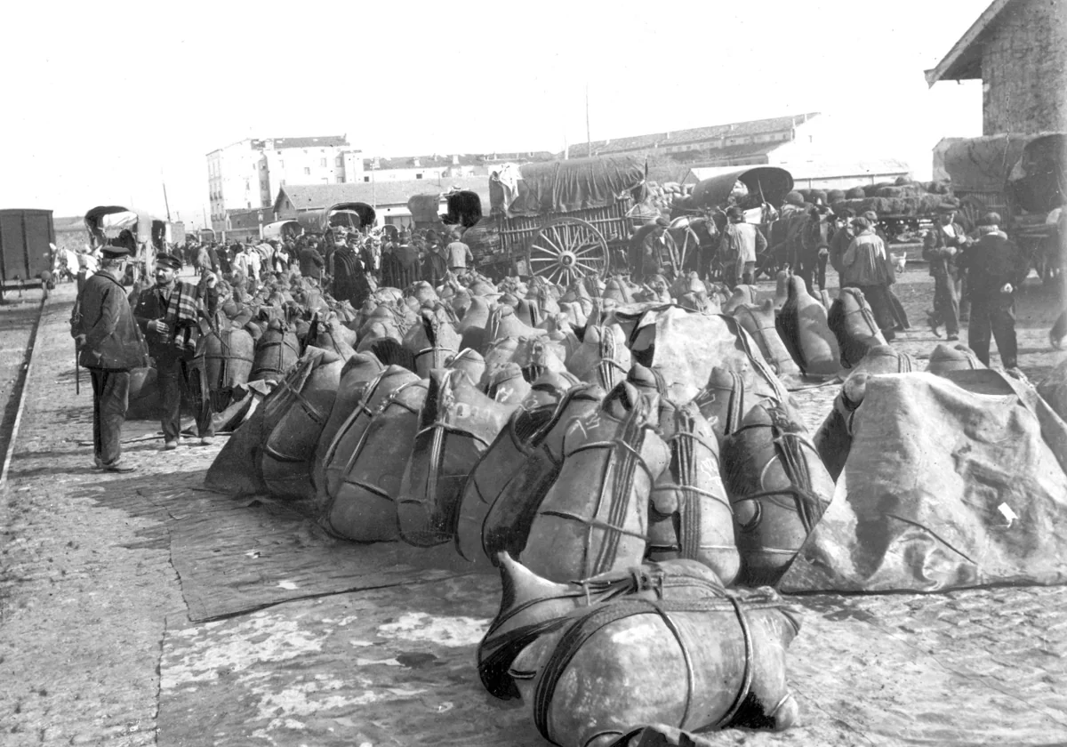 Pellejos de vino acumulados en la Estación del Mediodía, el 1 de enero de 1908