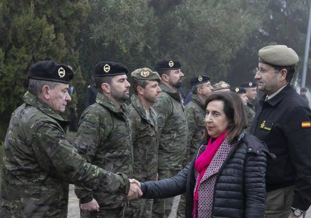 La ministra Margarita Robles durante su visita a Cerro Muriano el pasado mes de enero