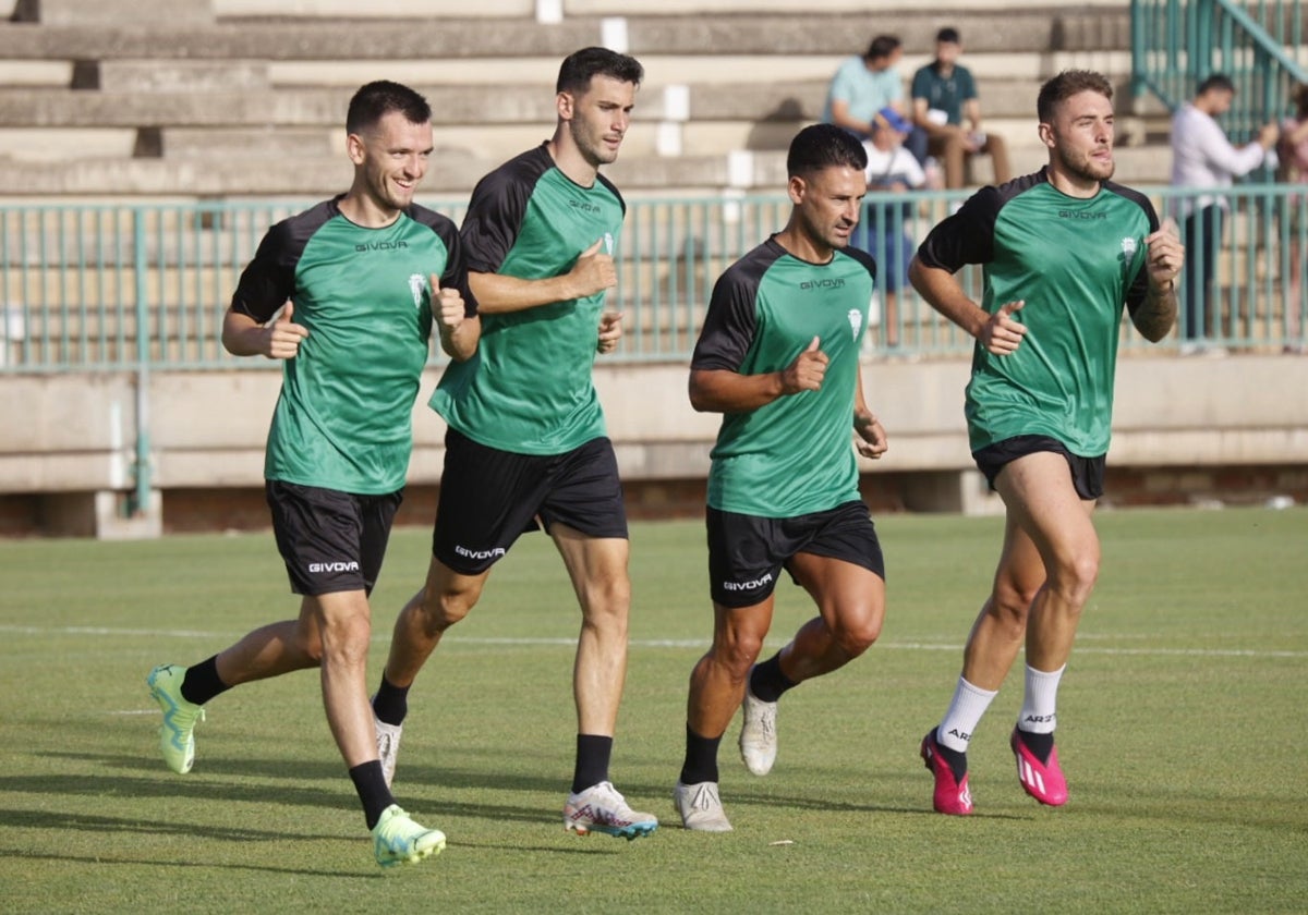 Imágenes de la plantilla del Córdoba ejercitándose en la Ciudad Deportiva el pasado verano