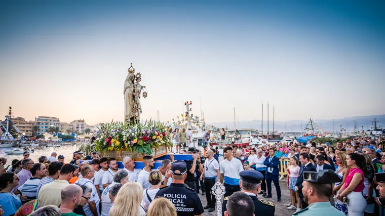 Procesión de Santa Ana en el Puerto de Roquetas de Mar